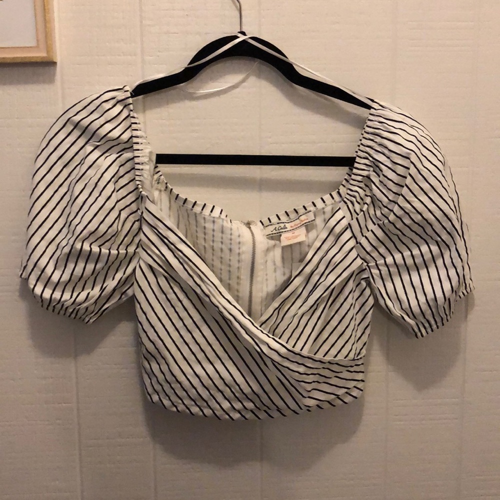 Stripe bubble sleeve top